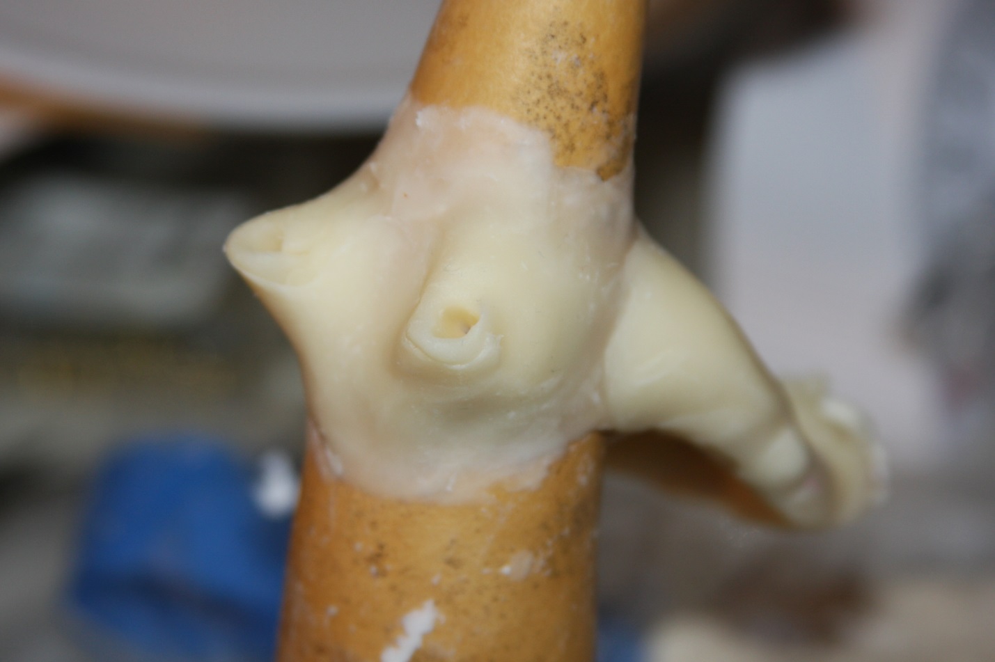 clay cone supports for dragon gourd wings